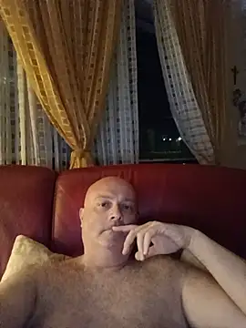 Snapshot of Alexis_Bull chatting on July 5, 2026, 11:00 pm Alexis Bull online show from July 5, 2026, 11:00 pm