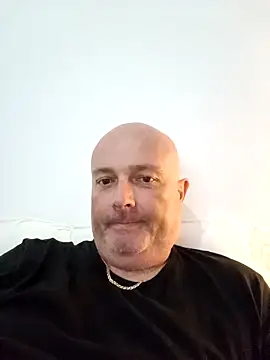 Alexis Bull online show from September 24, 2025, 11:17 am