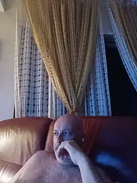 Snapshot of Alexis_Bull chatting on July 17, 2026, 10:29 pm Alexis Bull online show from July 17, 2026, 10:29 pm