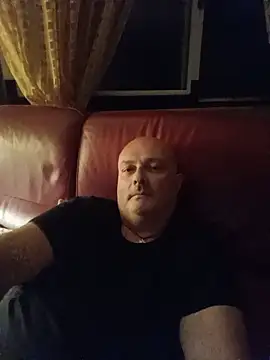 Snapshot of Alexis_Bull chatting on June 3, 2026, 10:25 pm Alexis Bull online show from June 3, 2026, 10:25 pm