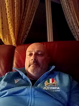 Alexis Bull online show from April 17, 2026, 11:07 pm