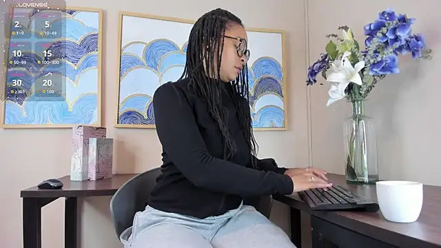 Snapshot of andrea_xoe_ chatting on November 9, 2025, 1:48 pm andrea xoe online show from November 9, 2025, 1:48 pm