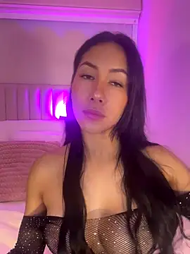 ArianaReynoldss online show from December 1, 2025, 1:06 am