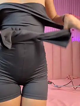 Snapshot of AgataDoll chatting on October 23, 2025, 8:18 pm AgataDoll online show from October 23, 2025, 8:18 pm