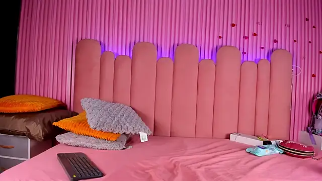 Snapshot of AgataDoll chatting on September 29, 2025, 8:03 pm AgataDoll online show from September 29, 2025, 8:03 pm