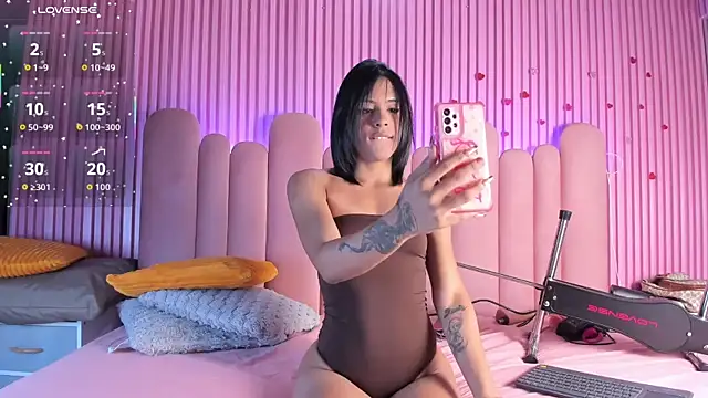 Snapshot of AgataDoll chatting on October 8, 2025, 8:42 pm AgataDoll online show from October 8, 2025, 8:42 pm