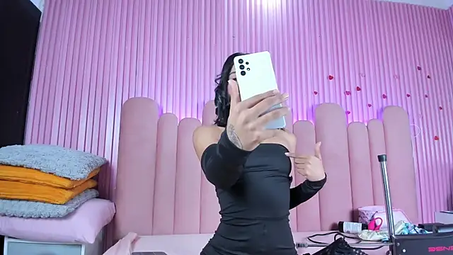 Snapshot of AgataDoll chatting on October 16, 2025, 8:17 pm AgataDoll online show from October 16, 2025, 8:17 pm