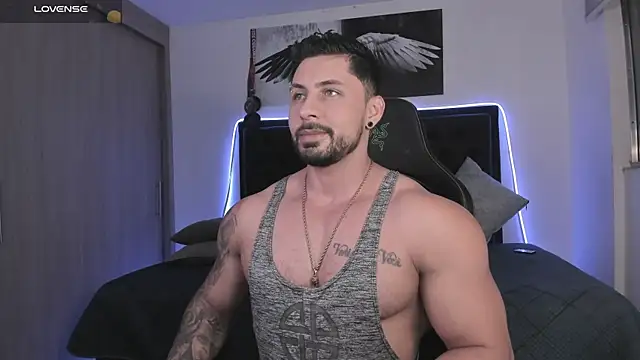 santi aesthetic online show from April 11, 2026, 11:30 pm