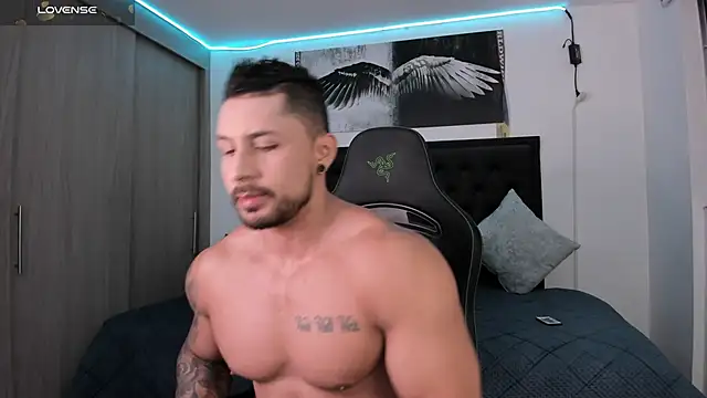 Snapshot of santi_aesthetic chatting on September 24, 2025, 4:52 am santi aesthetic online show from September 24, 2025, 4:52 am