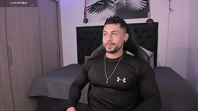 Snapshot of santi_aesthetic chatting on October 24, 2025, 3:38 am santi aesthetic online show from October 24, 2025, 3:38 am