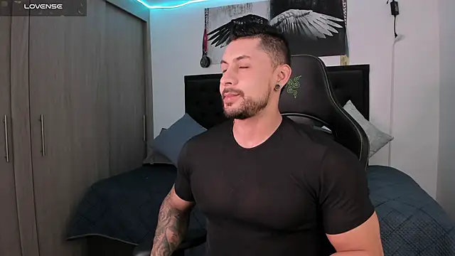 Snapshot of santi_aesthetic chatting on September 23, 2025, 3:46 am santi aesthetic online show from September 23, 2025, 3:46 am