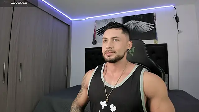 Snapshot of santi_aesthetic chatting on October 9, 2025, 4:02 am santi aesthetic online show from October 9, 2025, 4:02 am