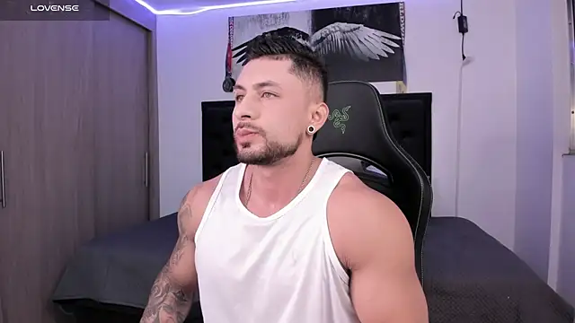 Snapshot of santi_aesthetic chatting on October 11, 2025, 3:29 am santi aesthetic online show from October 11, 2025, 3:29 am