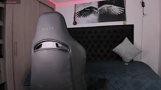 Snapshot of santi_aesthetic chatting on September 22, 2025, 12:27 am santi aesthetic online show from September 22, 2025, 12:27 am