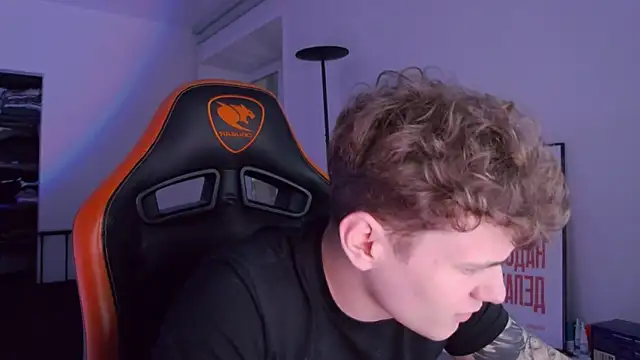 DanyDavis online show from October 10, 2025, 8:31 pm