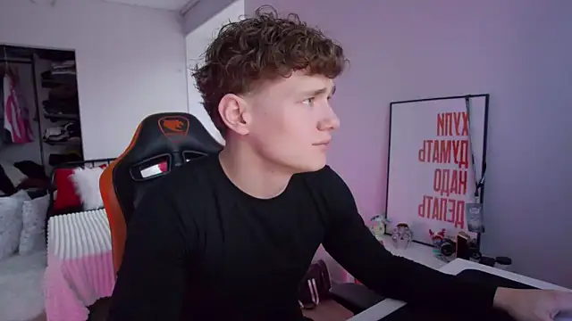 DanyDavis online show from November 15, 2025, 10:41 am