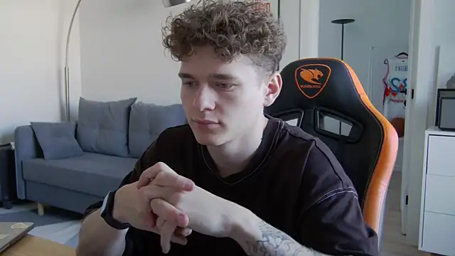 DanyDavis online show from May 20, 2026, 12:24 pm