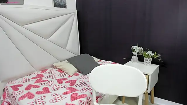 Snapshot of paula_zambrano7 chatting on September 24, 2025, 1:50 pm paula zambrano7 online show from September 24, 2025, 1:50 pm