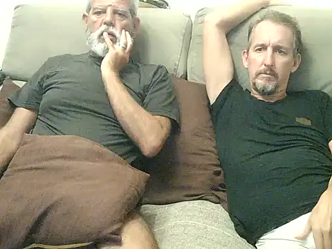 CasalcwBR online show from April 8, 2026, 10:33 pm