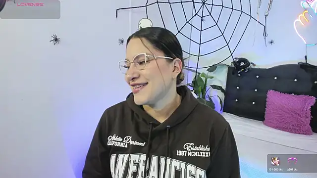 Snapshot of saaya_tay chatting on October 28, 2025, 3:07 am saaya tay online show from October 28, 2025, 3:07 am