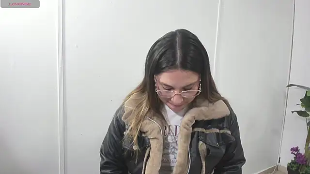 Snapshot of saaya_tay chatting on October 1, 2025, 3:22 am saaya tay online show from October 1, 2025, 3:22 am