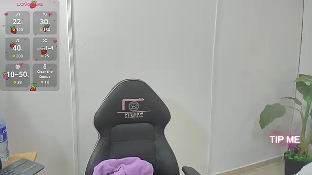 Snapshot of saaya_tay chatting on September 23, 2025, 3:13 am saaya tay online show from September 23, 2025, 3:13 am