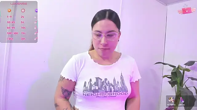 Snapshot of saaya_tay chatting on September 17, 2025, 3:19 am saaya tay online show from September 17, 2025, 3:19 am