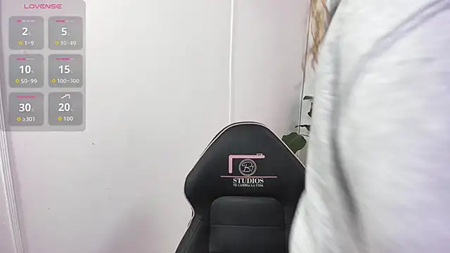 Snapshot of saaya_tay chatting on October 10, 2025, 3:18 am saaya tay online show from October 10, 2025, 3:18 am