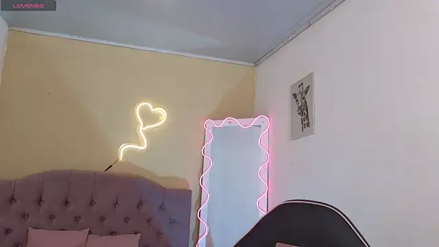 kissy tay online show from October 6, 2025, 11:33 am