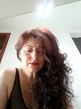 lunadicty online show from October 3, 2025, 12:03 am