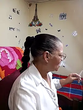 Snapshot of katrina_perez chatting on October 8, 2025, 9:59 pm katrina perez online show from October 8, 2025, 9:59 pm