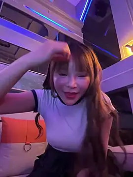 manycoco online show from March 21, 2025, 6:29 pm