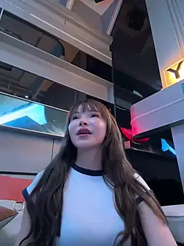 manycoco online show from March 21, 2025, 3:24 pm