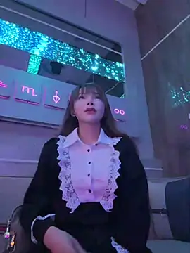 manycoco online show from March 22, 2025, 6:36 pm