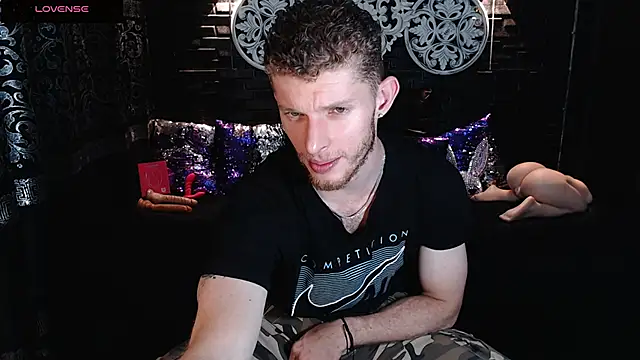 Snapshot of andrewxbi chatting on October 7, 2025, 11:44 am andrewxbi online show from October 7, 2025, 11:44 am