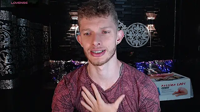 Snapshot of andrewxbi chatting on October 10, 2025, 11:22 am andrewxbi online show from October 10, 2025, 11:22 am