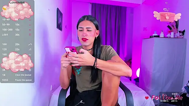 Snapshot of SkylerBennet chatting on September 12, 2025, 3:50 am SkylerBennet online show from September 12, 2025, 3:50 am