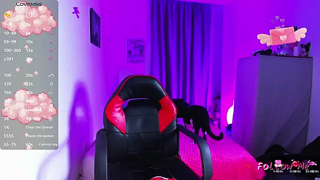 Snapshot of SkylerBennet chatting on October 3, 2025, 4:58 am SkylerBennet online show from October 3, 2025, 4:58 am