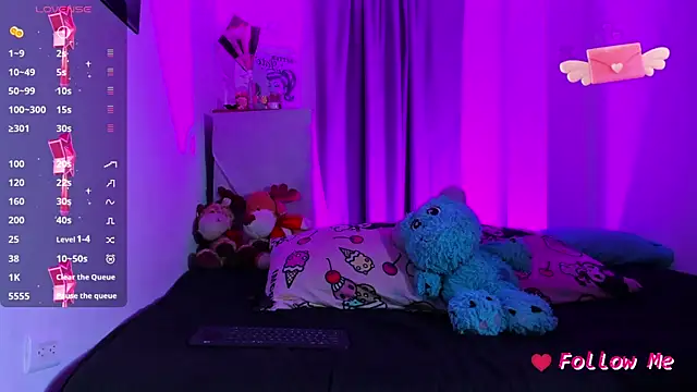 SkylerBennet online show from May 13, 2026, 3:24 am