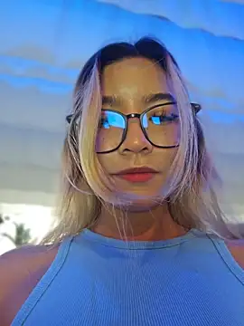 Pretty roxxyy online show from April 4, 2026, 11:17 am