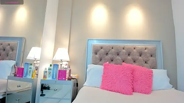 Snapshot of AlexaStorrm chatting on October 28, 2025, 4:13 am AlexaStorrm online show from October 28, 2025, 4:13 am