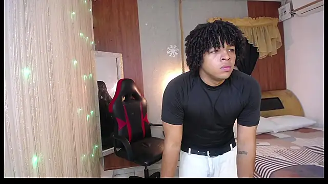 Snapshot of black_king_241 chatting on February 5, 2026, 3:46 am black king 241 online show from February 5, 2026, 3:46 am