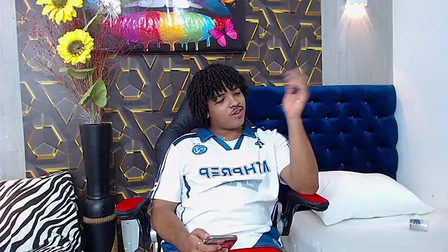 Snapshot of black_king_241 chatting on October 13, 2025, 2:35 am black king 241 online show from October 13, 2025, 2:35 am