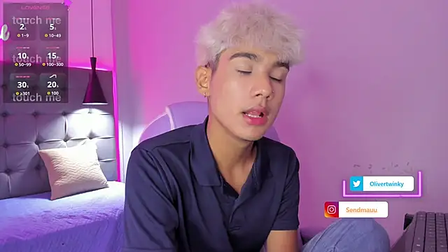 OliverTwinky online show from September 14, 2025, 5:08 am