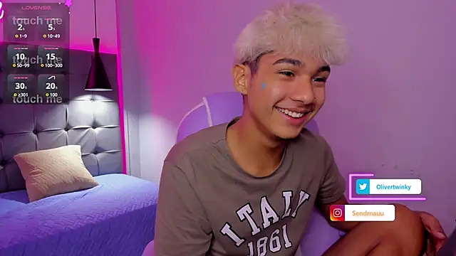 OliverTwinky online show from September 18, 2025, 4:04 am