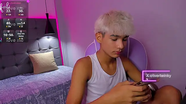 OliverTwinky online show from September 12, 2025, 4:45 am