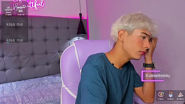 OliverTwinky online show from September 9, 2025, 5:39 am