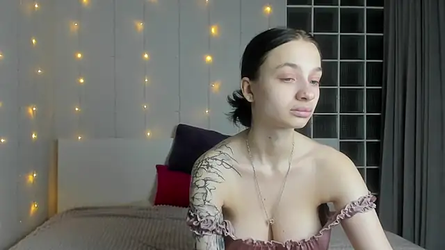 Snapshot of Chatty_Alice chatting on September 22, 2025, 12:38 am Chatty Alice online show from September 22, 2025, 12:38 am