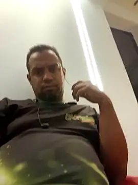 elnegro707070 online show from November 25, 2025, 1:06 am