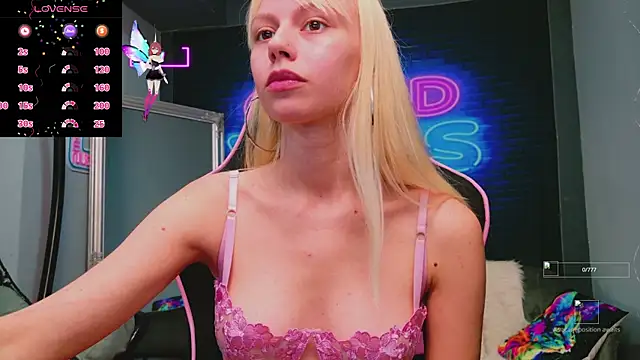 Snapshot of AlessiaCroft chatting on September 17, 2025, 4:14 am AlessiaCroft online show from September 17, 2025, 4:14 am